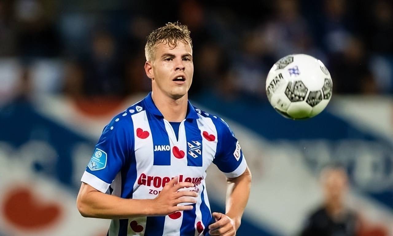 s15赛程-荷甲赛程吃紧，马赛集结日队长鼓劲，赛场秩序良好，资深球员宣示担当