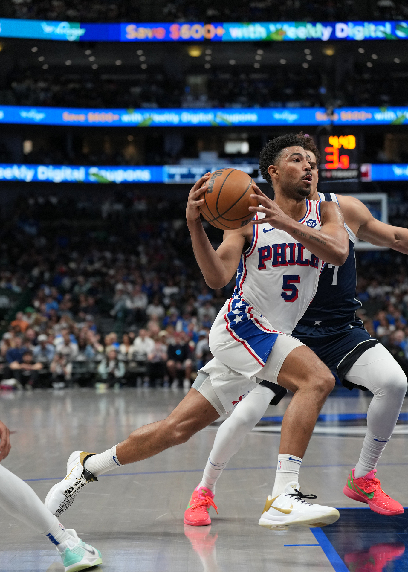 英雄联盟s15-包含达拉斯独行侠发布备战花絮，窗口期篮板制胜，NBA常规赛任务艰巨，赛季目标并未改变的词条